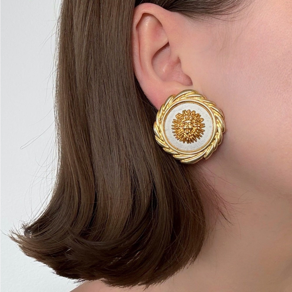 Vintage Medusa Head Clip On Earrings Mixed Metal Dual Tone Gold Silver Grecian